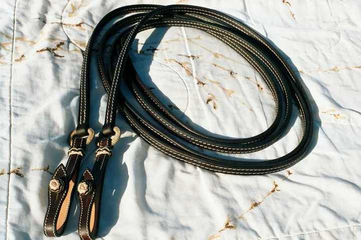 018_15-1.jpg - Custom made leather split reins.