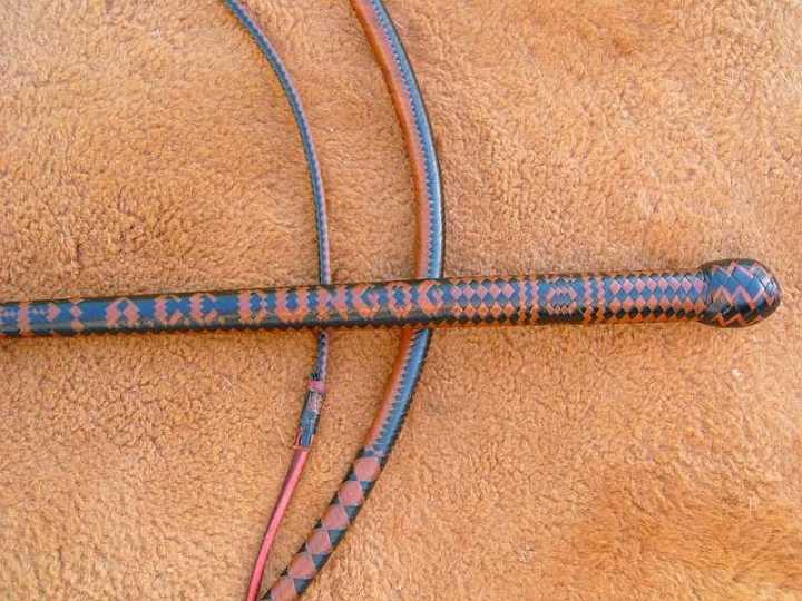 P1110292-1.jpg - Picture of the patterned name plaiting in the handle