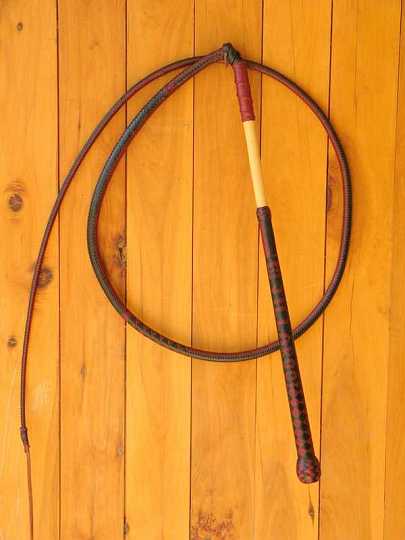 P1130012-1.jpg - Red and Black 32plait  x24 plait trophy whip Jillaroo  BCA 2005